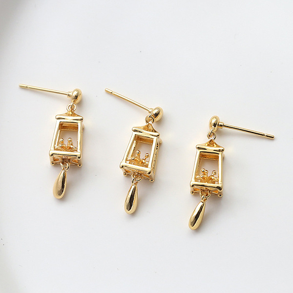 PandaHall Brass Lantern Dangle Stud Earrings for Women, Golden, 27x7mm Brass Lantern
PandaHall Brass Lantern Dangle Stud Earrings for Women, Golden, 27x7mm Brass Lantern