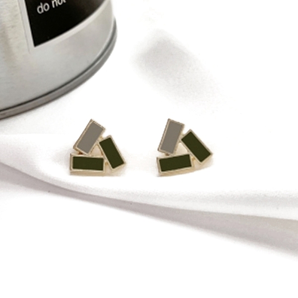 PandaHall Alloy Enamel Earrings for Women, with 925 Sterling Silver Pin, Dark Olive Green, 24x10mm Alloy Triangle
PandaHall Alloy Enamel Earrings for Women, with 925 Sterling Silver Pin, Dark Olive Green, 24x10mm Alloy Triangle