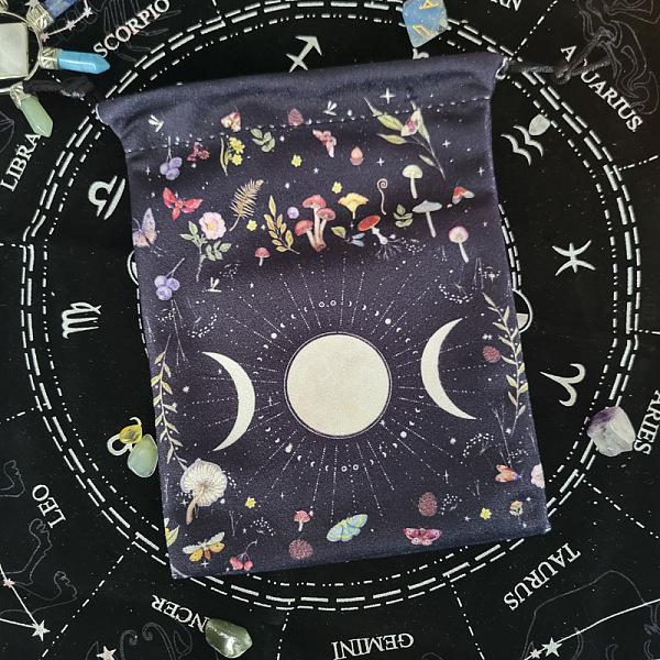 PandaHall Velvet Tarot Cards Storage Drawstring Bags, Tarot Desk Storage Holder, Black, Rectangle, Sun Pattern, 18x13cm Velvet Sun Black
PandaHall Velvet Tarot Cards Storage Drawstring Bags, Tarot Desk Storage Holder, Black, Rectangle, Sun Pattern, 18x13cm Velvet Sun Black