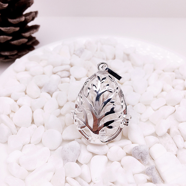 PandaHall Brass Bead Cage Pendants, for Chime Ball Pendant Necklaces Making, Hollow, Teardrop with Tree Charm, Silver Brass Teardrop
PandaHall Brass Bead Cage Pendants, for Chime Ball Pendant Necklaces Making, Hollow, Teardrop with Tree Charm, Silver Brass Teardrop