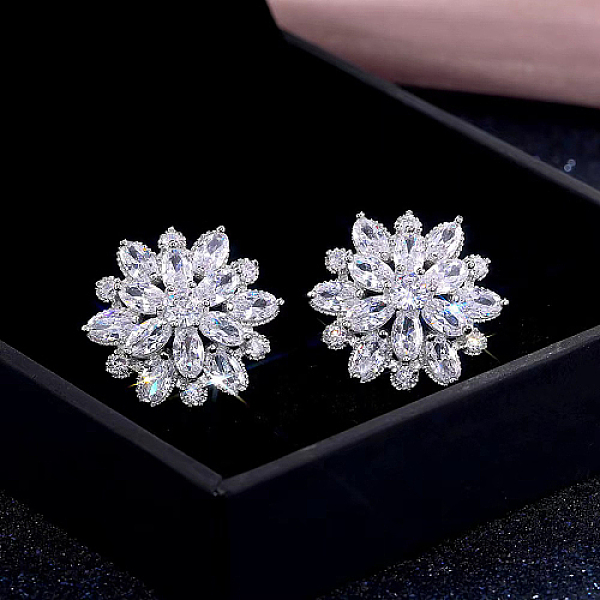 PandaHall Brass Micro Pave Cubic Zirconia Stud Earrings, Flower, Clear, 20mm Cubic Zirconia Flower Clear
PandaHall Brass Micro Pave Cubic Zirconia Stud Earrings, Flower, Clear, 20mm Cubic Zirconia Flower Clear