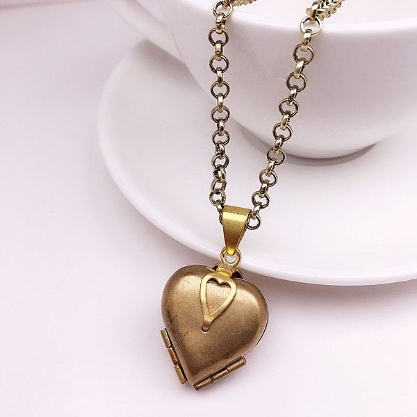 PandaHall Brass Heart Locket Necklaces, Picture Phote Necklaces, Antique Bronze, 19.69~31.50 inch(50~80cm) Brass Heart
PandaHall Brass Heart Locket Necklaces, Picture Phote Necklaces, Antique Bronze, 19.69~31.50 inch(50~80cm) Brass Heart
