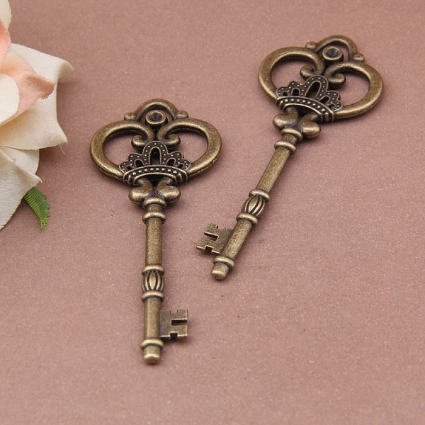 PandaHall Tibetan Style Alloy Pendants, Crown Skeleton Key, Big Pendants, Antique Bronze, 82x32mm Alloy Key
PandaHall Tibetan Style Alloy Pendants, Crown Skeleton Key, Big Pendants, Antique Bronze, 82x32mm Alloy Key