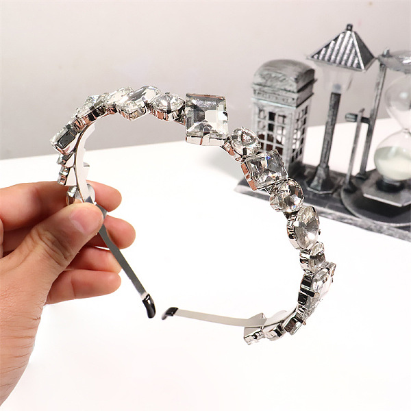 PandaHall Glass Rhinestone Hair Bands, Platinum Tone Iron Hair Accessories for Women Girls, Crystal, 150x130mm Rhinestone Clear
PandaHall Glass Rhinestone Hair Bands, Platinum Tone Iron Hair Accessories for Women Girls, Crystal, 150x130mm Rhinestone Clear