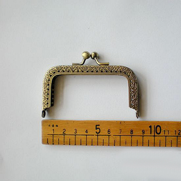 PandaHall Iron Purse Frame Handle, for Bag Sewing Craft Tailor Sewer, Antique Bronze, 8.5cm Iron
PandaHall Iron Purse Frame Handle, for Bag Sewing Craft Tailor Sewer, Antique Bronze, 8.5cm Iron
