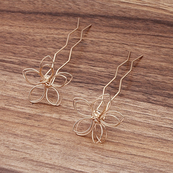 PandaHall Iron Hair Fork Findings, with Flower Filigree Findings, Light Gold, 70x12x1.2mm, Filigree Findings: 35mm Iron
PandaHall Iron Hair Fork Findings, with Flower Filigree Findings, Light Gold, 70x12x1.2mm, Filigree Findings: 35mm Iron