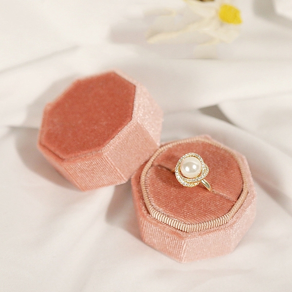 PandaHall Velvet Ring Boxes, for Wedding, Jewelry Storage Case, Hexagon, PeachPuff, 5x5x4cm Velvet Hexagon Brown
PandaHall Velvet Ring Boxes, for Wedding, Jewelry Storage Case, Hexagon, PeachPuff, 5x5x4cm Velvet Hexagon Brown