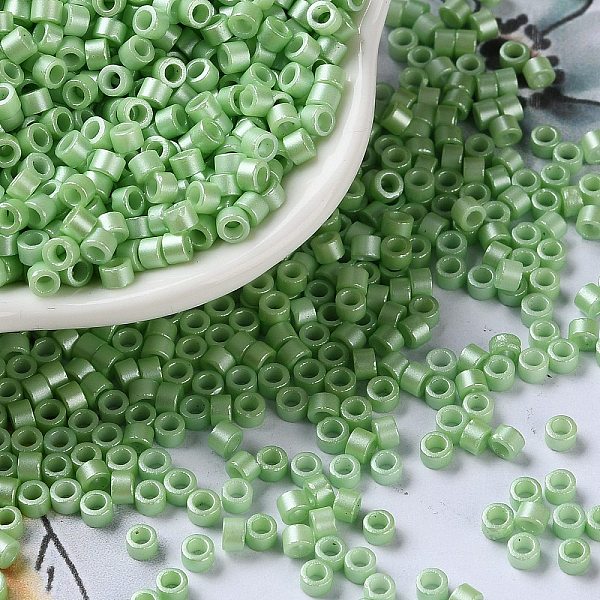 PandaHall Baking Paint Glass Seed Beads, Cylinder, Light Green, 2.5x2mm, Hole: 1.4mm, about 45359pcs/pound Glass
PandaHall Baking Paint Glass Seed Beads, Cylinder, Light Green, 2.5x2mm, Hole: 1.4mm, about 45359pcs/pound Glass