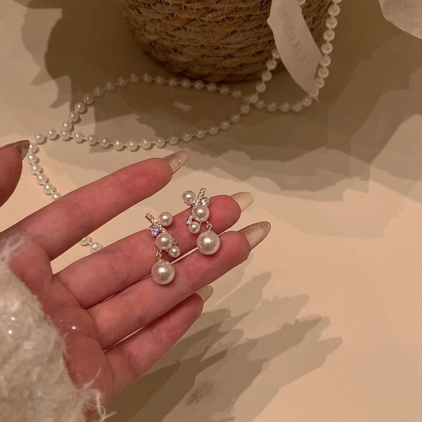 PandaHall Alloy Stud Earring, with Sterling Silver Pin, Plastic Bead and Rhinestone, Golden, Flat Round, 22mm Alloy Flat Round
PandaHall Alloy Stud Earring, with Sterling Silver Pin, Plastic Bead and Rhinestone, Golden, Flat Round, 22mm Alloy Flat Round