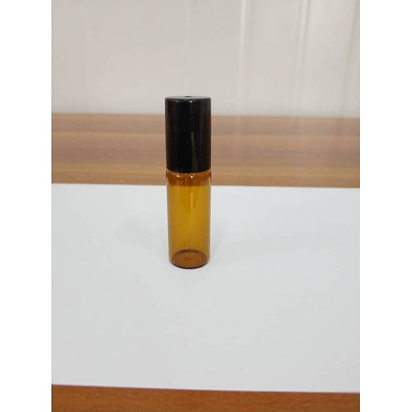 PandaHall Glass Essential Oil Empty Perfume Bottle, with Roller Ball and Plastic Caps, Sienna, 6x3.2cm, 5ml(0.17 fl. oz)/bottle Glass Bottle..., Brown
PandaHall Glass Essential Oil Empty Perfume Bottle, with Roller Ball and Plastic Caps, Sienna, 6x3.2cm, 5ml(0.17 fl. oz)/bottle Glass Bottle..., Brown