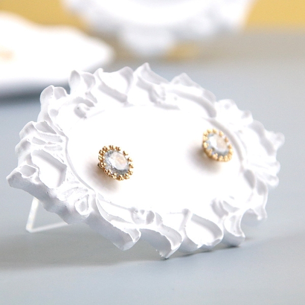PandaHall Resin Earring Jewelry Display Stand, with Plastic Holder, White, 10.1x5.9x0.55cm, Hole: 1.5mm Resin White
PandaHall Resin Earring Jewelry Display Stand, with Plastic Holder, White, 10.1x5.9x0.55cm, Hole: 1.5mm Resin White