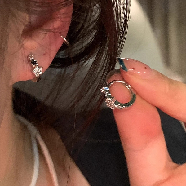 PandaHall Star Alloy Rhinestone Hoop Earrings, with 925 Silver Pins, Platinum, 50x50mm Rhinestone Star
PandaHall Star Alloy Rhinestone Hoop Earrings, with 925 Silver Pins, Platinum, 50x50mm Rhinestone Star