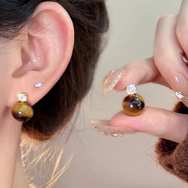 PandaHall Alloy Rhinestone Studs Earring, Round Resin Earring with 925 Sterling Silver Pins, Golden, 50x50mm Alloy Round
PandaHall Alloy Rhinestone Studs Earring, Round Resin Earring with 925 Sterling Silver Pins, Golden, 50x50mm Alloy Round