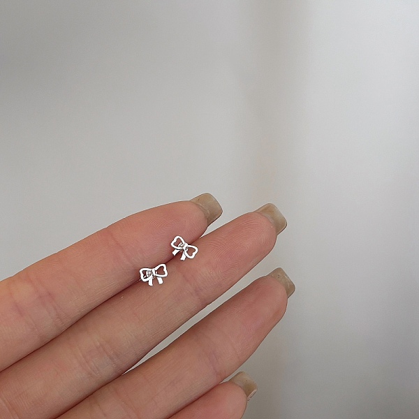 PandaHall Alloy Earrings for Women, with 925 Sterling Silver Pin, Bowknot, 10mm Alloy Bowknot
PandaHall Alloy Earrings for Women, with 925 Sterling Silver Pin, Bowknot, 10mm Alloy Bowknot