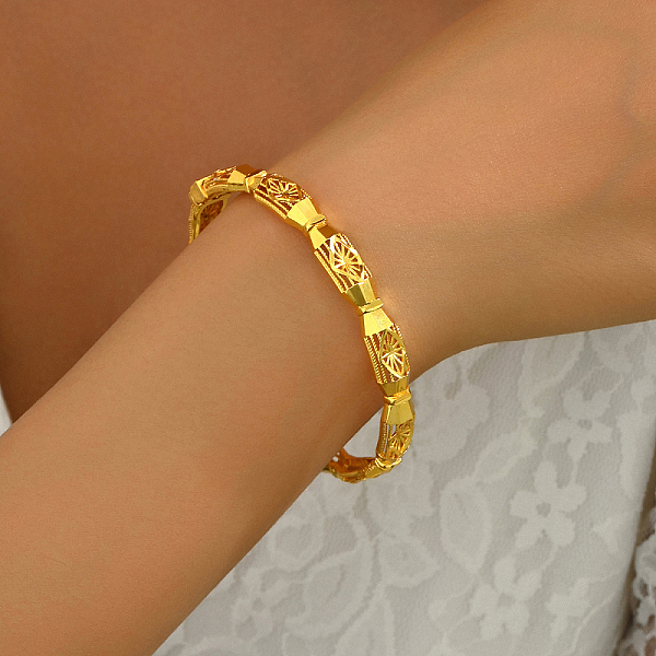 PandaHall Vintage Chic Real 18K Gold Plated Classic Hollow Flower Brass Bangles for Women Brass
PandaHall Vintage Chic Real 18K Gold Plated Classic Hollow Flower Brass Bangles for Women Brass