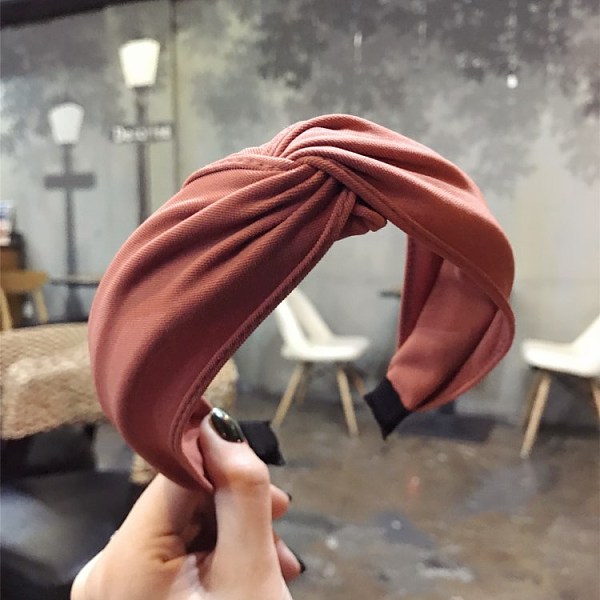 PandaHall Retro Wide Twist Cloth Hair Bands, Hair Accessories for Women, Indian Red, 155~160x32~35x15mm Cloth
PandaHall Retro Wide Twist Cloth Hair Bands, Hair Accessories for Women, Indian Red, 155~160x32~35x15mm Cloth