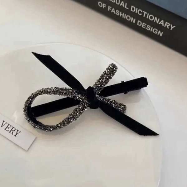 PandaHall Alloy Alligator Hair Clips, with Velvet and Rhinestone, Black Diamond, 80x60mm Alloy Bowknot Gray
PandaHall Alloy Alligator Hair Clips, with Velvet and Rhinestone, Black Diamond, 80x60mm Alloy Bowknot Gray