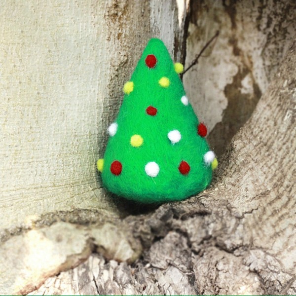 PandaHall Christmas Tree Needle Felting Kit, including Instructions, 1Pc Foam, 3Pcs Needles, 4 Colors Wool, Mixed Color Wool Multicolor
PandaHall Christmas Tree Needle Felting Kit, including Instructions, 1Pc Foam, 3Pcs Needles, 4 Colors Wool, Mixed Color Wool Multicolor