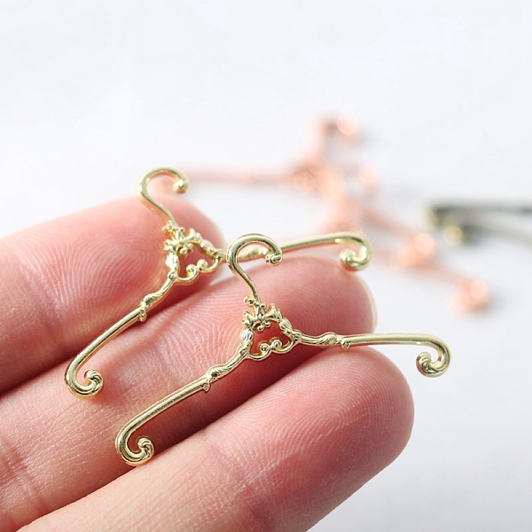 PandaHall Alloy Doll Clothes Hangers, for Doll Clothing Outfits Hanging Supplies, Golden, 20x40mm Alloy
PandaHall Alloy Doll Clothes Hangers, for Doll Clothing Outfits Hanging Supplies, Golden, 20x40mm Alloy