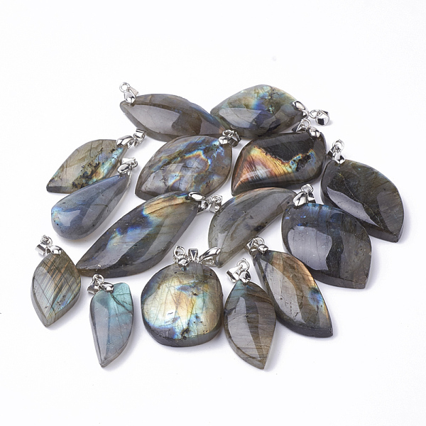PandaHall Natural Labradorite Pendants, with Platinum Tone Brass Findings, Nuggets, 20~45x13~35x5~10mm, Hole: 3.5x4.5mm Labradorite Nuggets
PandaHall Natural Labradorite Pendants, with Platinum Tone Brass Findings, Nuggets, 20~45x13~35x5~10mm, Hole: 3.5x4.5mm Labradorite Nuggets