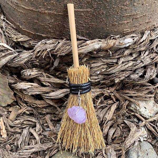 PandaHall Halloween Theme Mini Witch Broom Party Decoration, with Amethyst, Decorative Props for Garden, Home, Wheat, 100mm Amethyst Orange
PandaHall Halloween Theme Mini Witch Broom Party Decoration, with Amethyst, Decorative Props for Garden, Home, Wheat, 100mm Amethyst Orange