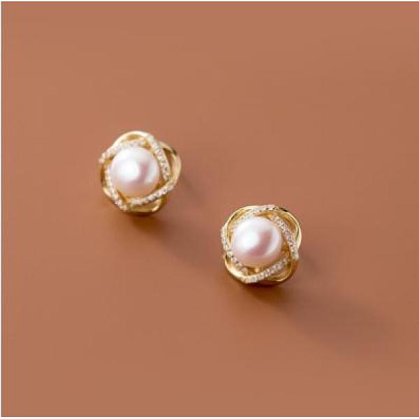 PandaHall Natural Pearl Flower Stud Earrings, Brass Jewelry, Golden, 14mm, Pin: 0.7mm Pearl Flower White
PandaHall Natural Pearl Flower Stud Earrings, Brass Jewelry, Golden, 14mm, Pin: 0.7mm Pearl Flower White