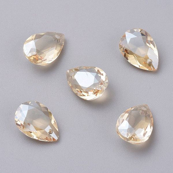 PandaHall Glass Rhinestone Pendants, Faceted, Teardrop, Golden Shadow, 16x11x7mm, Hole: 1.5mm Rhinestone Teardrop Gold
PandaHall Glass Rhinestone Pendants, Faceted, Teardrop, Golden Shadow, 16x11x7mm, Hole: 1.5mm Rhinestone Teardrop Gold