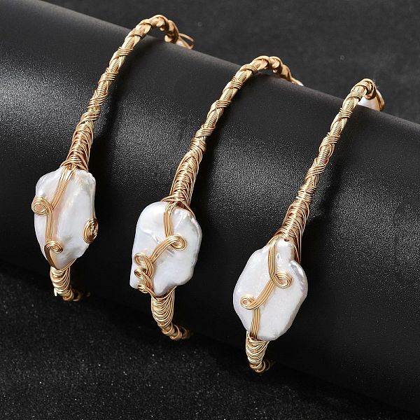 Bracelets manchettes en fil de laiton et perles baroques naturelles pour femmes