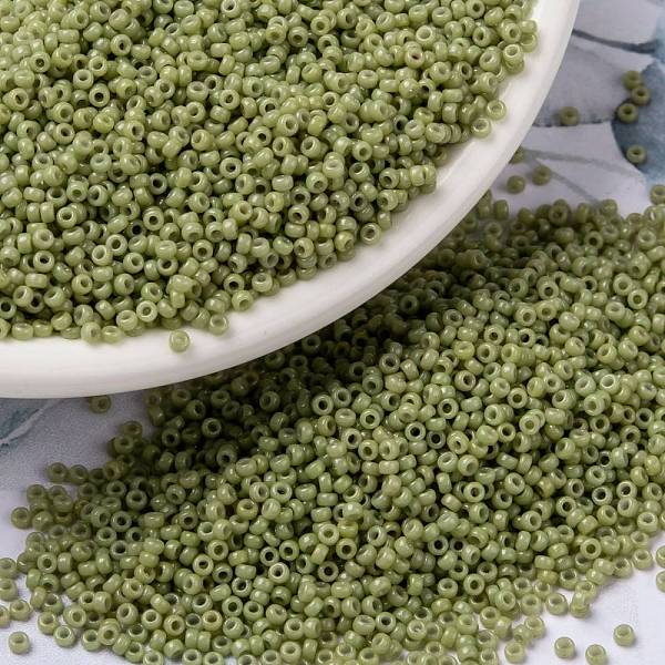

PandaHall MIYUKI Round Rocailles Beads, Japanese Seed Beads, (RR4474) Duracoat Dyed Opaque Cactus, 15/0, 1.5mm, Hole: 0.7mm, about..., Green