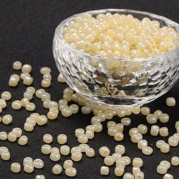 

PandaHall Glass Seed Beads, Ceylon, Round, Champagne Yellow, 3mm, Hole: 1mm, about 2222pcs/100g Glass