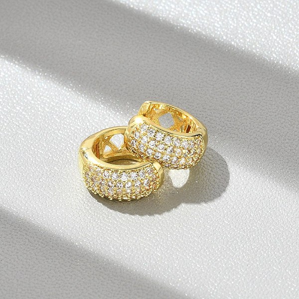Boucles d'oreilles créoles en laiton plaqué micro pavé de zircons cubiques