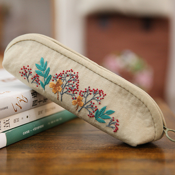 

PandaHall DIY Flower Pattern Cotton Pen Bags Embroidery Kit, including Embroidery Needles & Thread, Zipper, Plastic Embroidery Hoop, Antique...