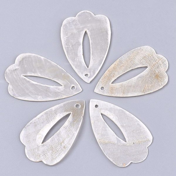 

PandaHall Natural Capiz Shell Pendants, Petal, Linen, 34~35x21.5~22x1mm, Hole: 1.6mm Capiz Shell Others Brown