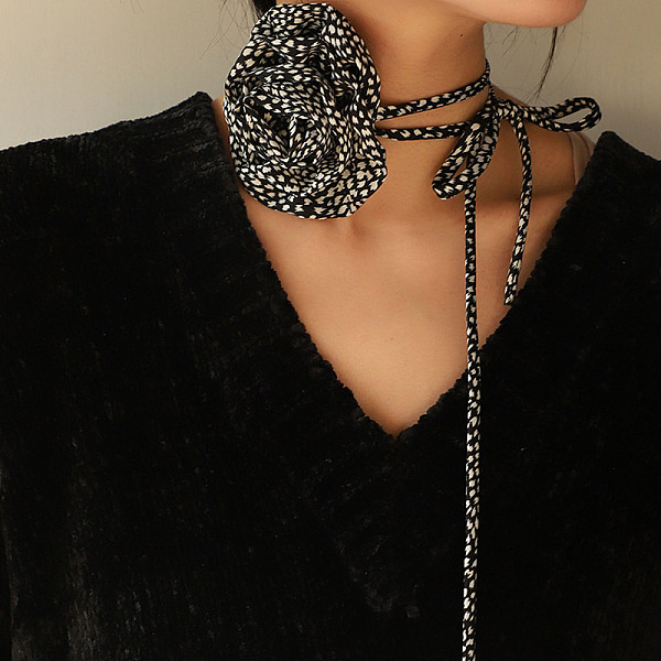 

PandaHall Leopard Print Pattern Fabric Rose Tie Choker Necklaces for Women, Adjustable Jewelry for Birthday Wedding Party, Black...