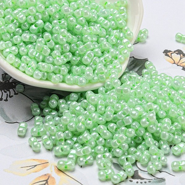 

PandaHall Glass Seed Beads, Opaque Colours Luster, Peanut, Light Green, 6x3x3mm, Hole: 1.2mm, about 4000pcs/pound Glass Peanut