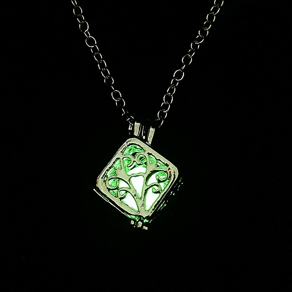 

PandaHall Luminous Alloy Locket Cube Pendant Necklaces, Glow in the Dark, Lime, 18.54 inch(47.1cm) Alloy Green
