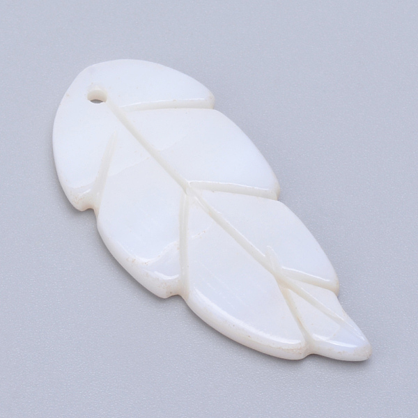 

PandaHall Freshwater Shell Pendants, Leaf, Antique White, 31.5~33x13~14x2~3mm, Hole: 1.5mm Freshwater Shell Leaf Orange