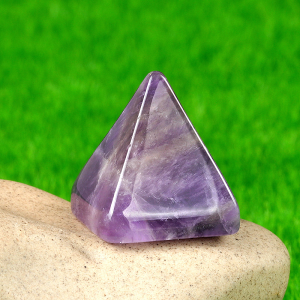 Natürliche Amethyst-Heilpyramidenfiguren