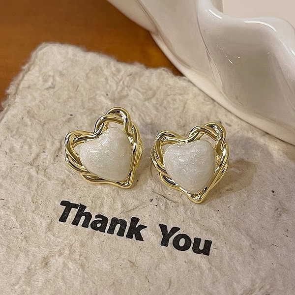 

PandaHall Resin Heart Stud Earrings, Alloy Earrings for Women, Golden, 20x20mm, Pin: 0.6mm Alloy Heart