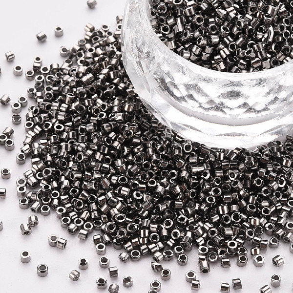 

PandaHall Plated Glass Cylinder Beads, Seed Beads, Metallic Colours, Round Hole, Silver, 1.5~2x1~2mm, Hole: 0.8mm, about 8000pcs/bag, about...