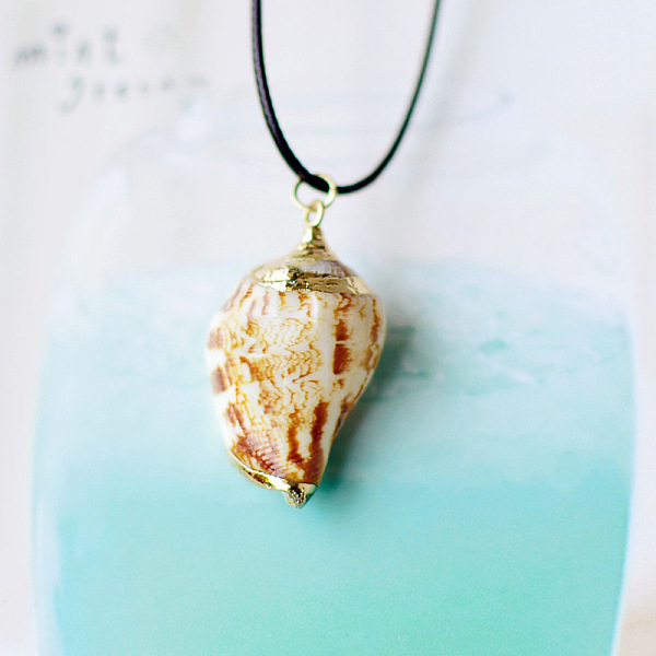 

PandaHall Natural Conch and Shell Pendant Necklaces Shell White