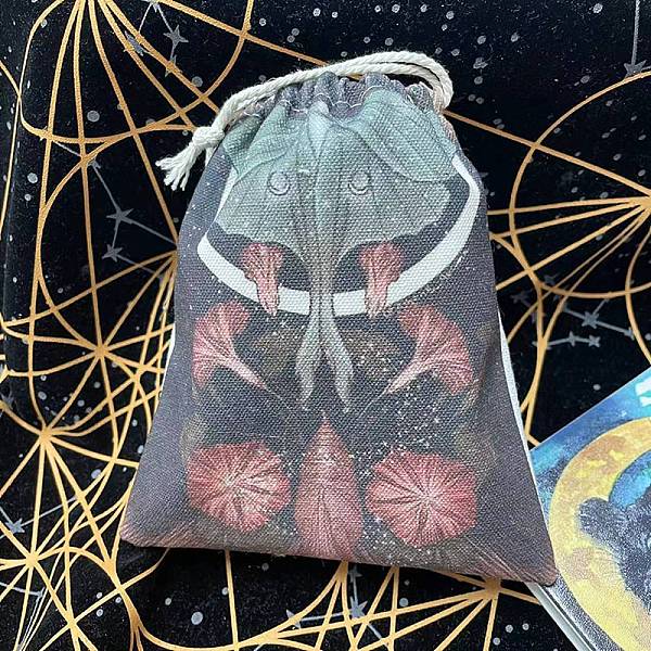 

PandaHall Cloth Tarot Cards Storage Drawstring Bags, Tarot Desk Storage Holder, Rectangle, Flower, 160~165x135mm Cloth Flower