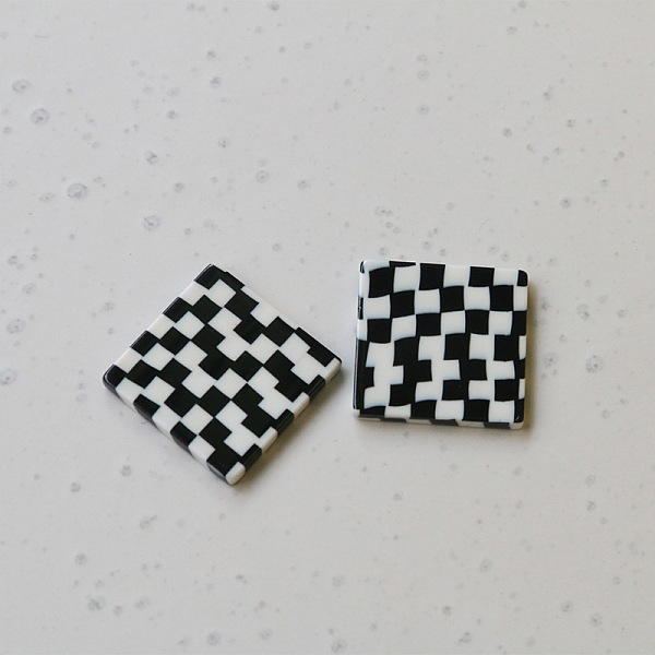 

PandaHall Acrylic Plaid Charm, Tartan Print Pendant for Jewelry Earring Making Crafts, Square, 21x21mm, Hole: 1.3mm Acrylic Square