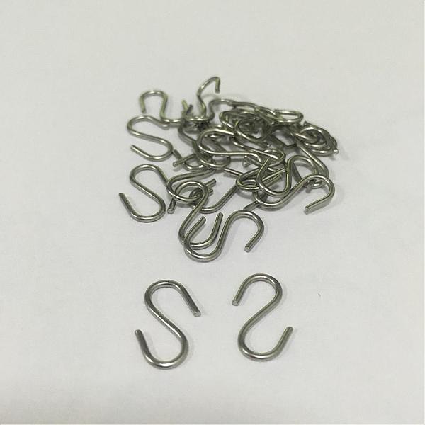 

PandaHall 304 Stainless Steel S Hook Findings, Stainless Steel Color, 14x5x1mm 304 Stainless Steel