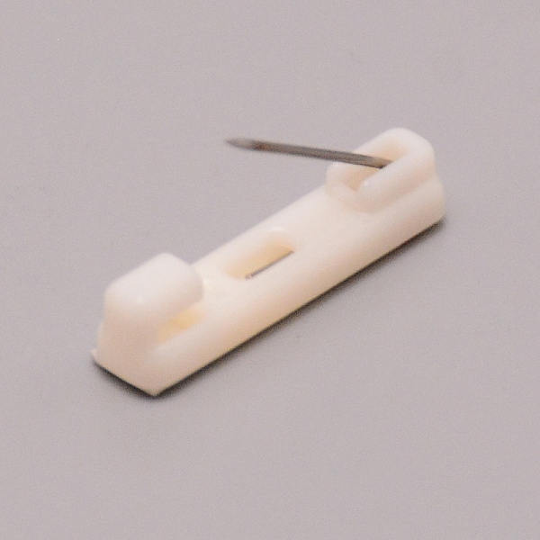 

PandaHall Plastic Safety Pins, with Adhesive Brooch Base and Iron Pin, Rectangle, White, 22x5x4.5mm, Pin: 0.6mm Plastic White