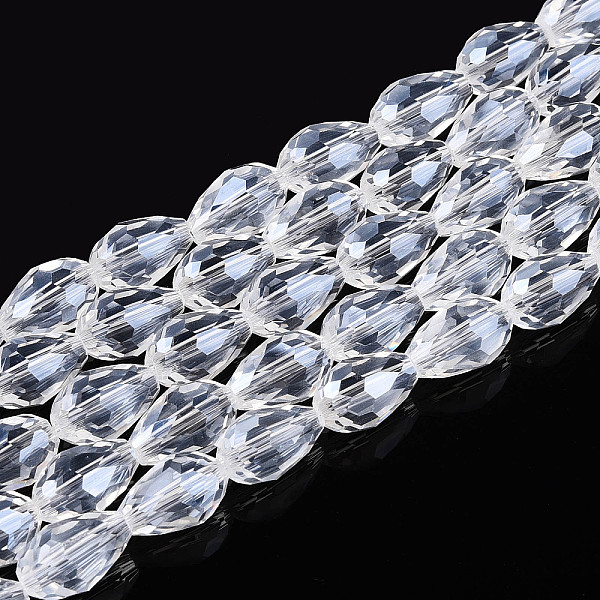 Brins de perles de verre transparentes en forme de larme