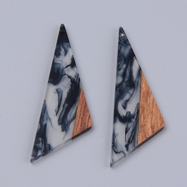 

PandaHall Resin & Walnut Wood Pendants, Two Tone, Triangle, Black, 66x20.5x2~3mm, Hole: 1.5mm Resin+Wood Triangle Black