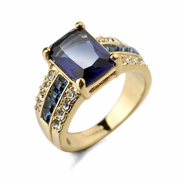 Stunning Emerald And Diamond Gemstone Ring For Women - Exquisite Jewelry Piece