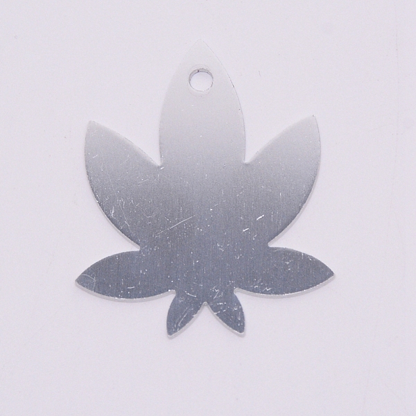 

PandaHall Aluminum Blank Pendants, Maple Leaf, Silver, 43.5x35x1mm, Hole: 3mm, 10pcs/bag Aluminum Leaf Silver