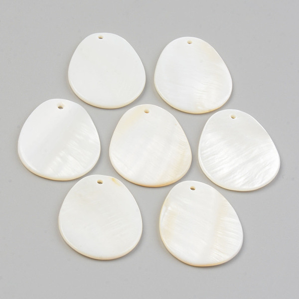 

PandaHall Natural Freshwater Shell Pendants, Oval, Seashell Color, 29.5x24.5x2mm, Hole: 1.5mm Freshwater Shell Oval